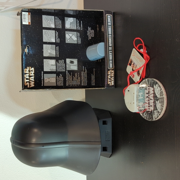 Disney Star Wars Darth Vader Bubble Blower, Vader Head Figure, BB-8 Lanyard - Picture 2 of 6